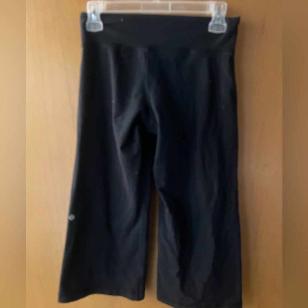 Ladies lululemon wide leg capris